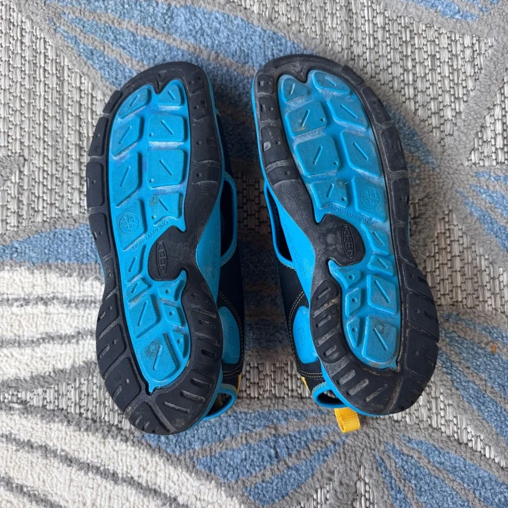 Keen Kids' Knotch River OT Sandal Big Kid Size 6 Black Vivid Blue